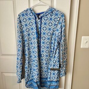 Long sleeved cover up - size L